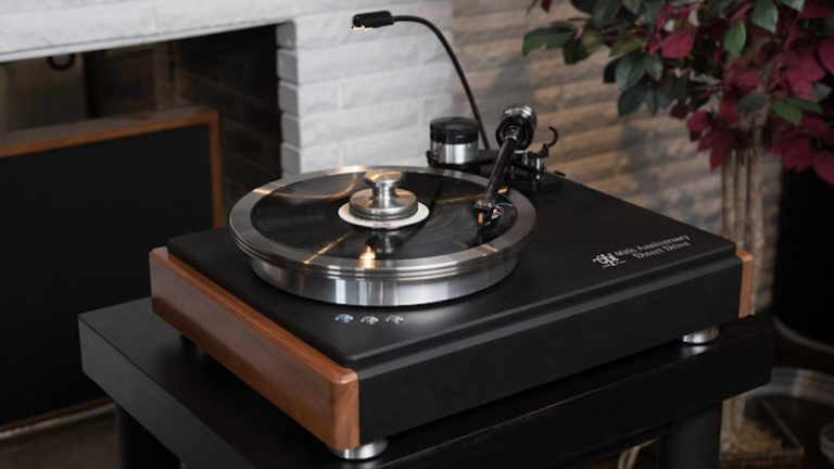 VPI celebra sus 40 años de vida con el plato HW-40
