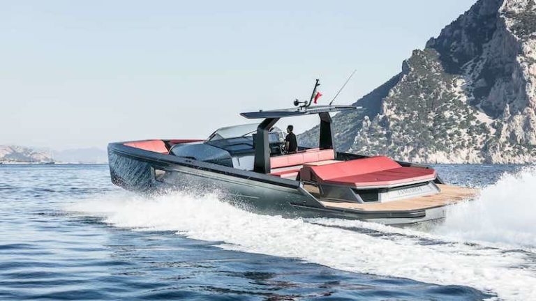 54, un yate lleno de lujo, exclusividad y sofisticación, de Maori